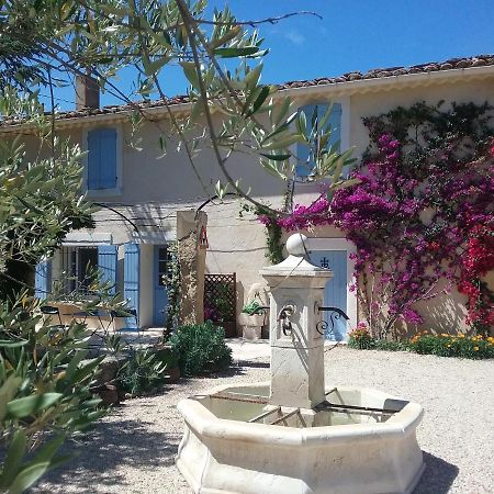 Mas Des Bougainvillees Sernhac Esterno foto
